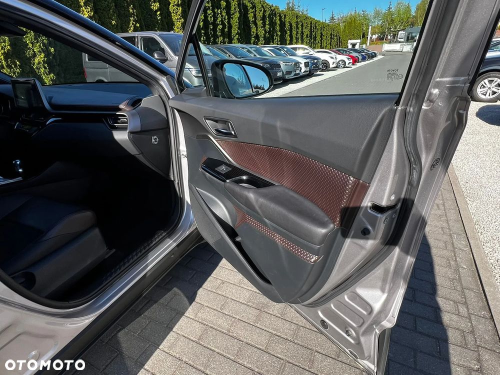 Toyota C-HR 1.8 Hybrid Neon Lime powered by JBL - 21