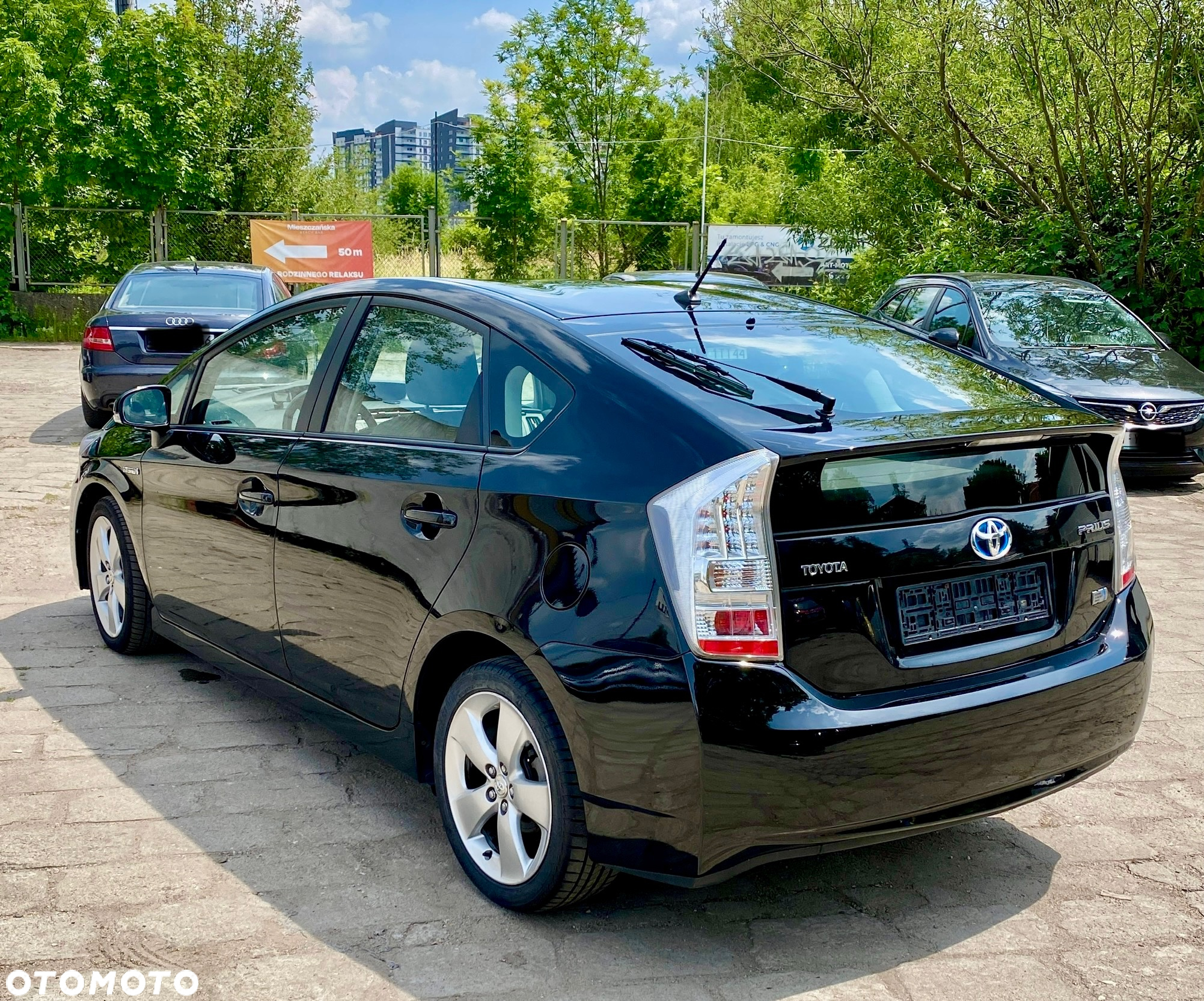Toyota Prius (Hybrid) Life - 5