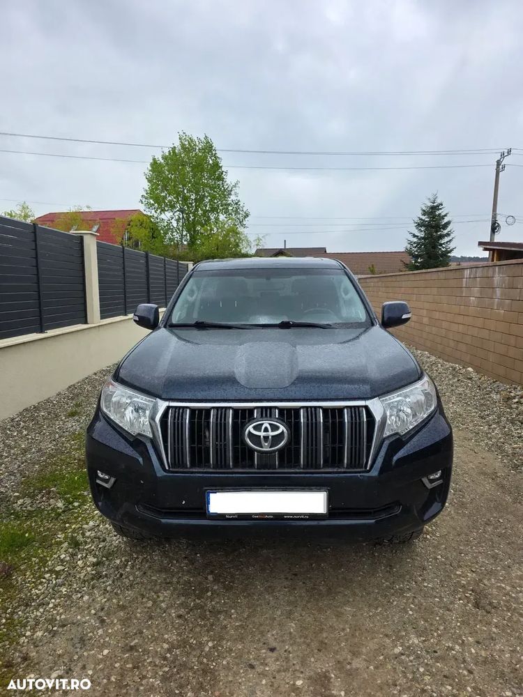Toyota Land Cruiser - 1