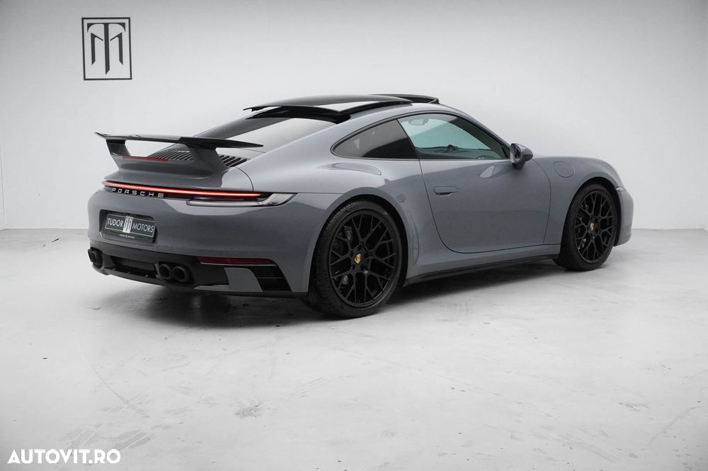 Porsche 911 Carrera 4 PDK - 5