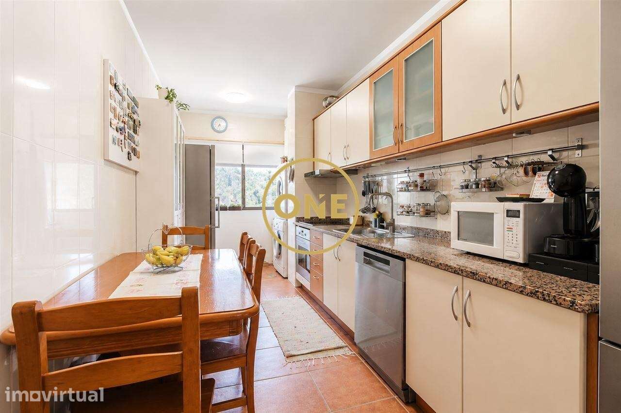 Apartamento T3 com Garagem, Duas Frentes e Excelente Localização Junto - Grande imagem: 3/17