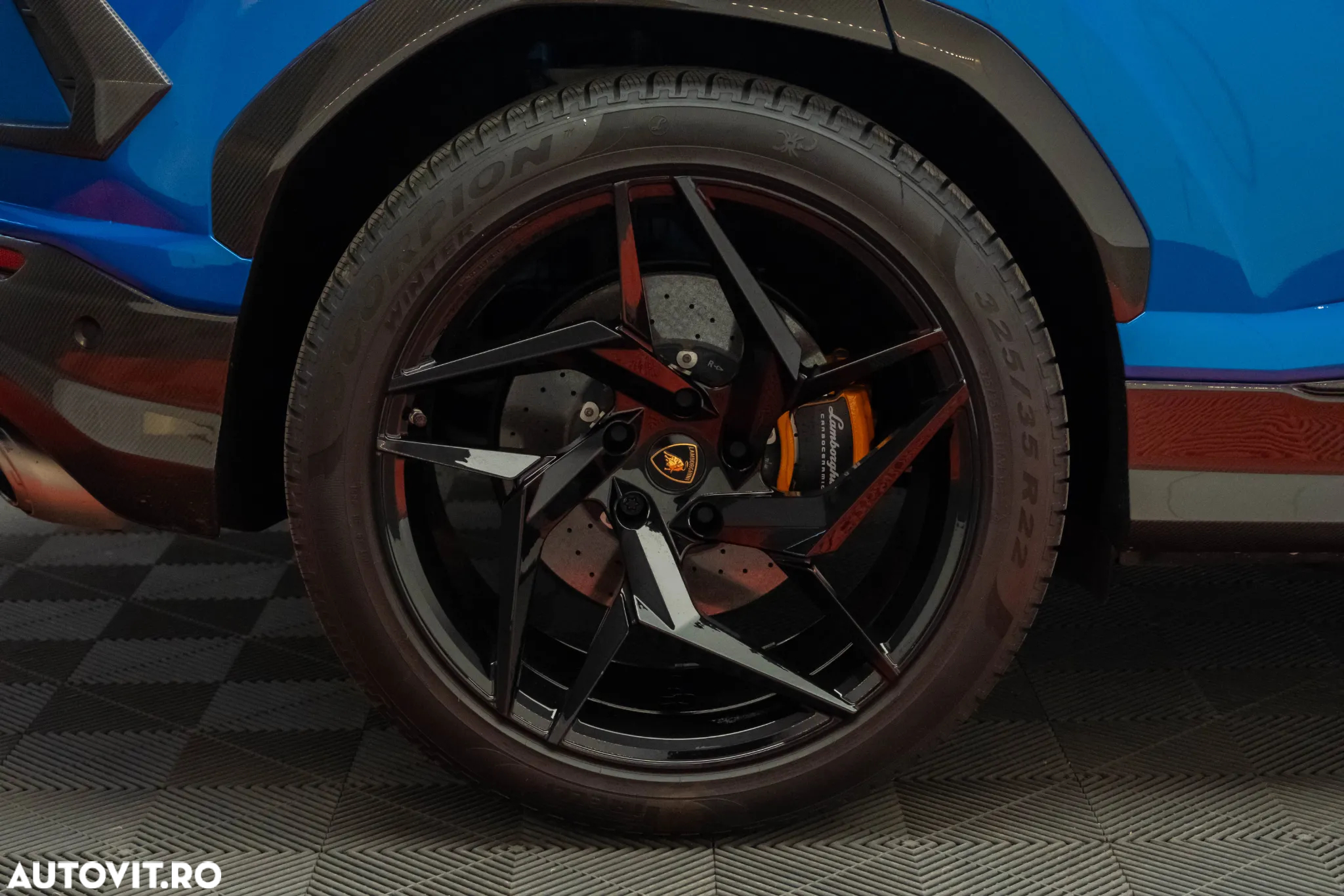 Lamborghini URUS - 10