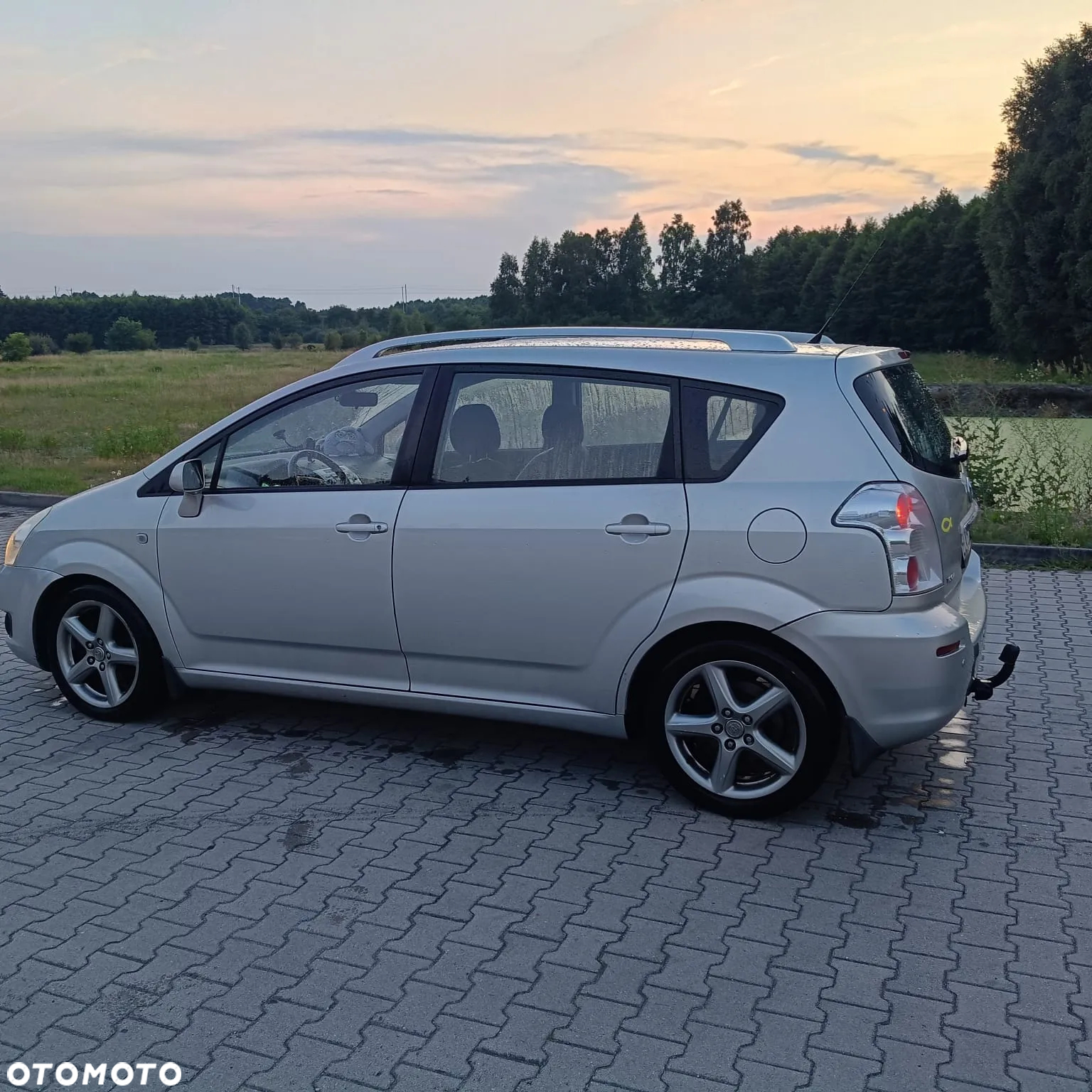 Toyota Corolla Verso 2.2 D-4D Gold - 3