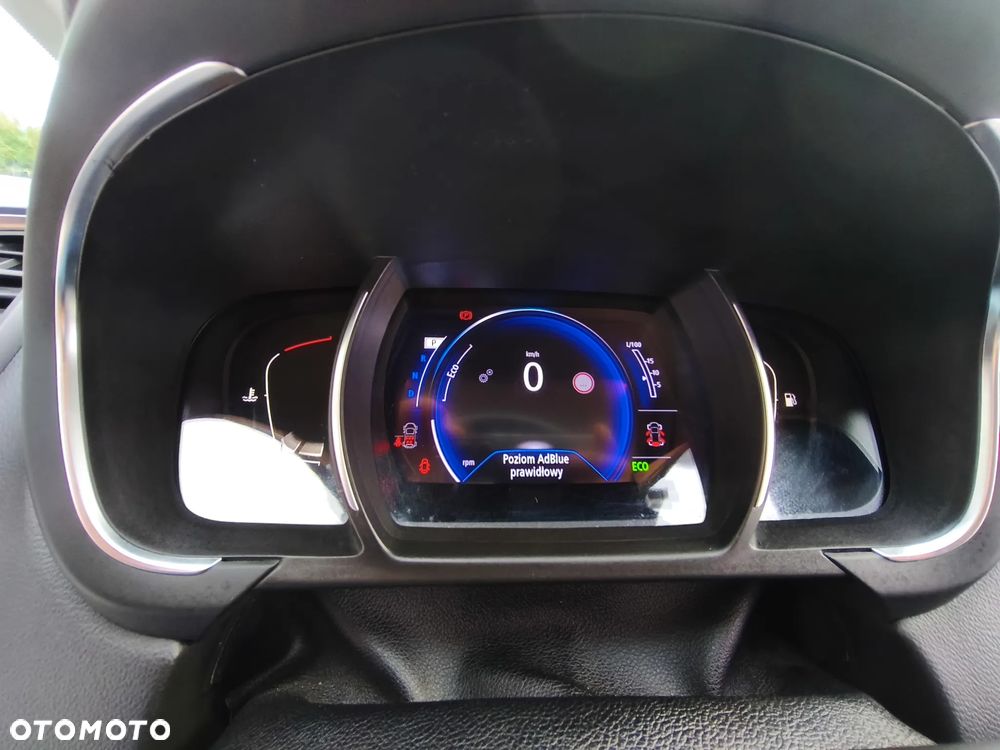 Renault Grand Scenic - 10