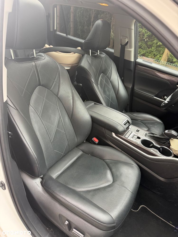 Toyota Highlander 2.5 Hybrid Executive - 8
