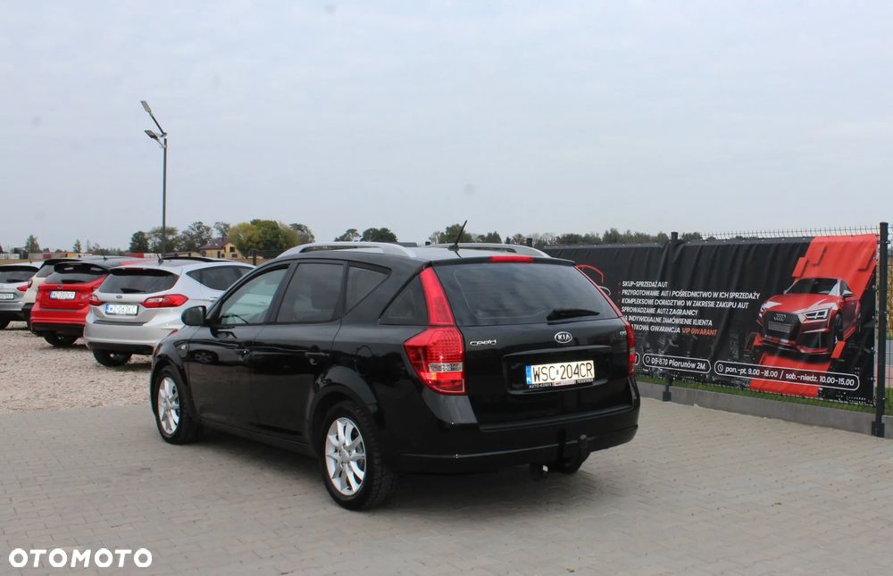 Kia Ceed 2.0 CRDi SW Mind - 10