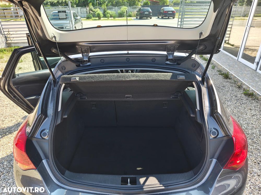 Opel Astra 1.4 Turbo Cosmo - 12