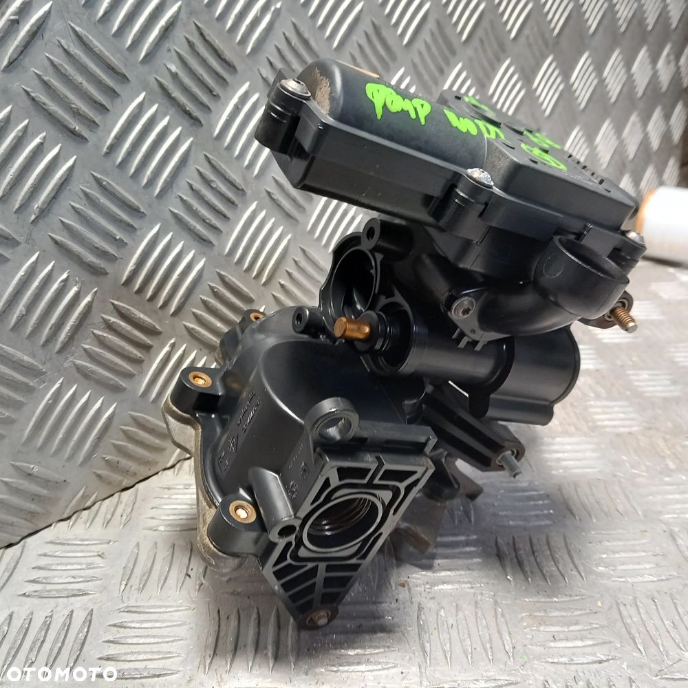 AUDI A4 B9 POMPA WODY OBUDOWA TERMOSTATU 06L121111H - 3