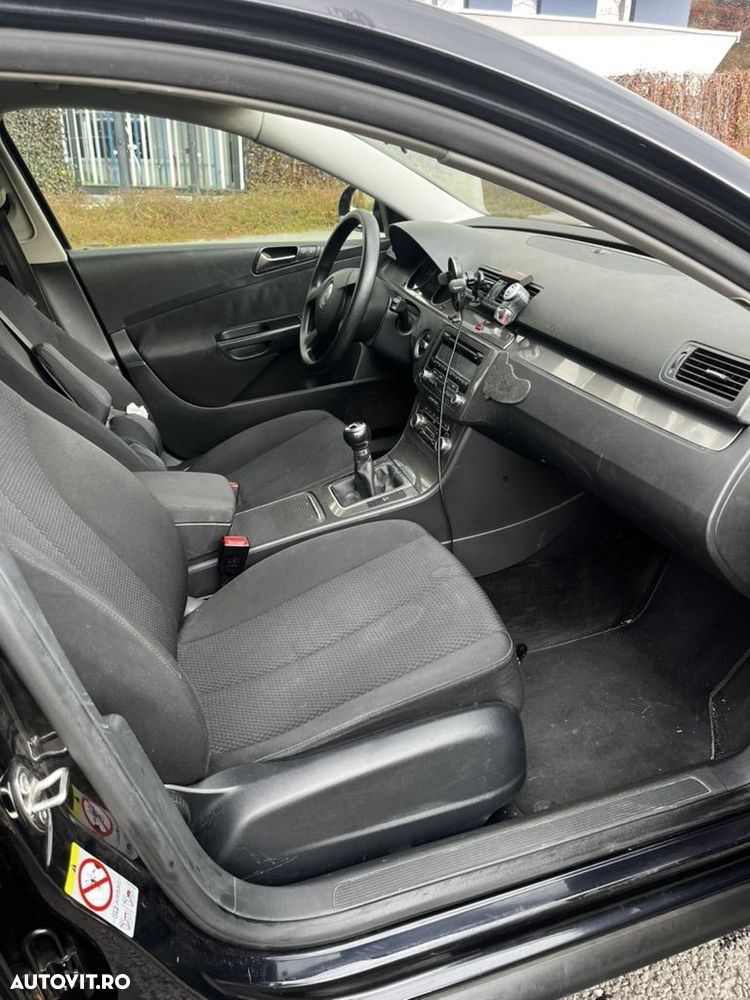 Volkswagen Passat 1.6 TDI BlueMotion Technology Trendline - 3