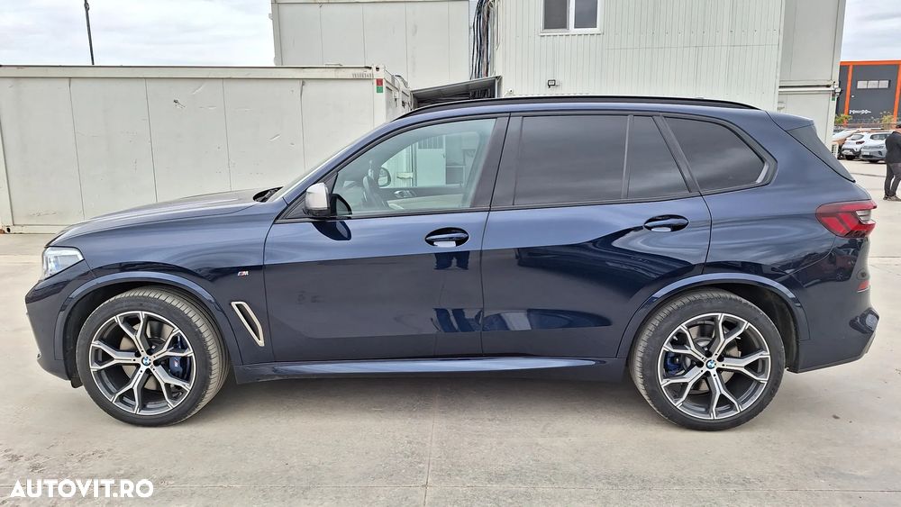 BMW X5 M M50i - 2