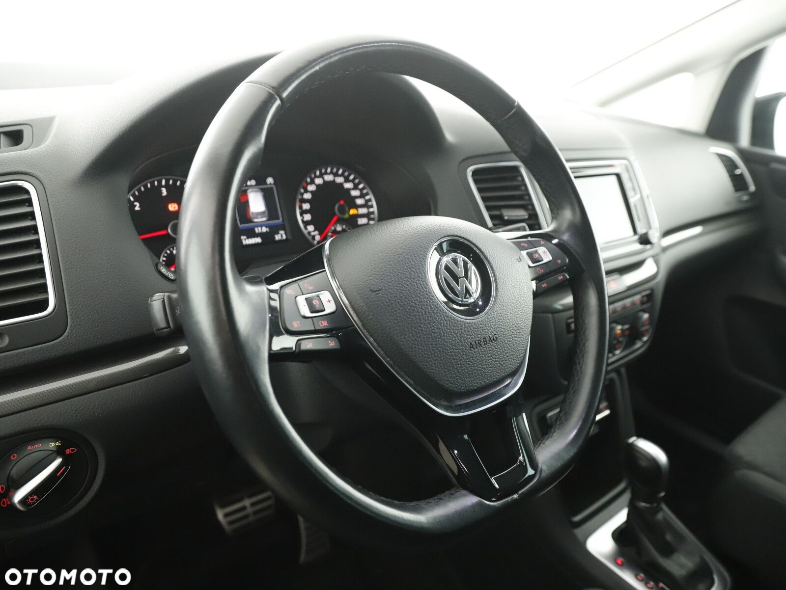 Volkswagen Sharan 2.0 TDI Comfortline DSG - 12