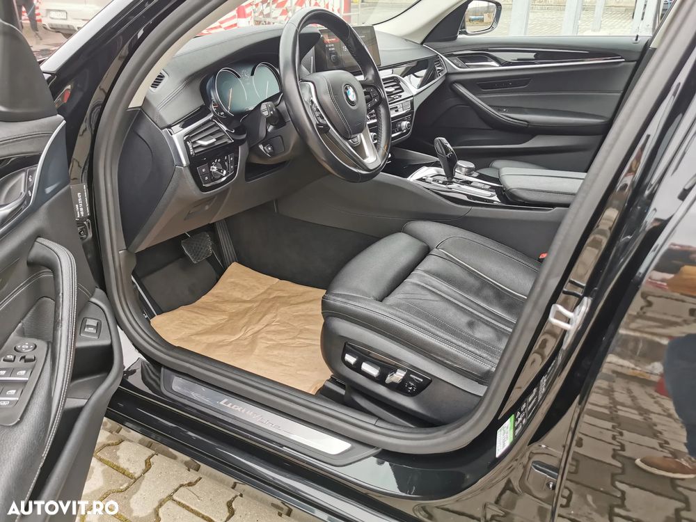 BMW Seria 5 520d xDrive Aut. Luxury Line - 7