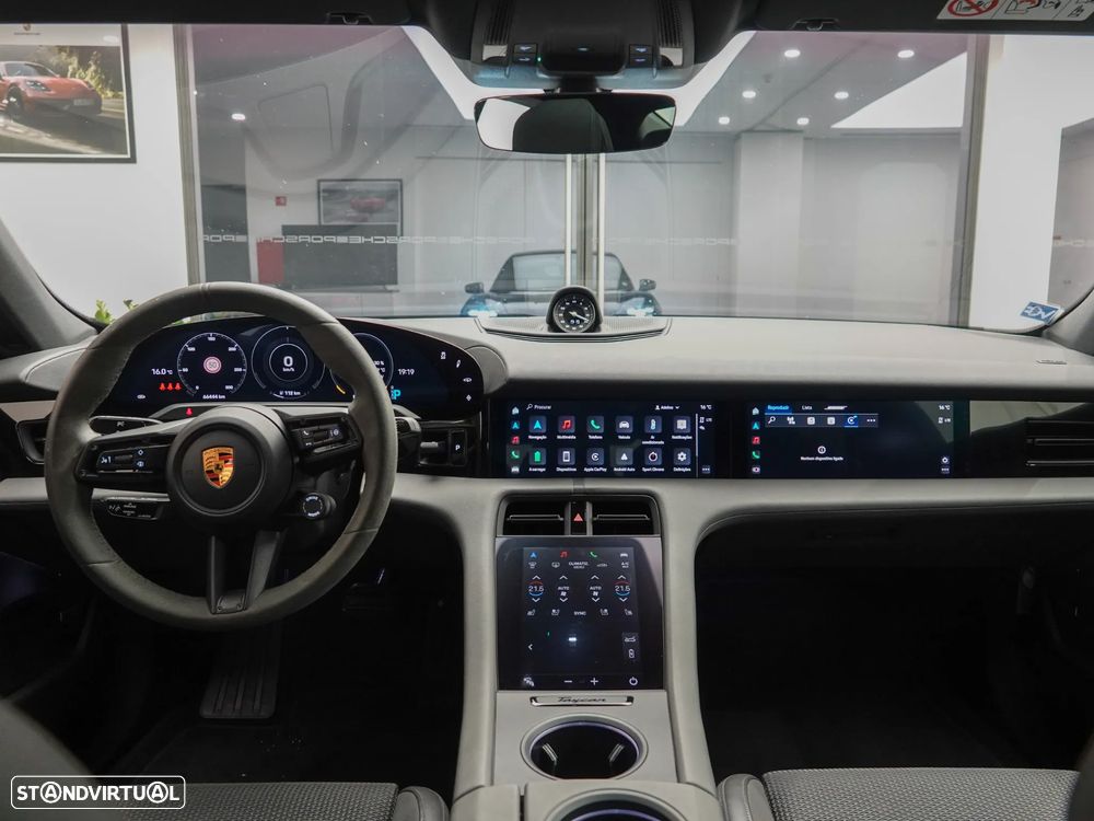 Porsche Taycan 4S - 26