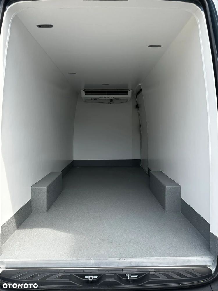 Mercedes-Benz Sprinter 317 CDI Furgon PRO LONG - 25
