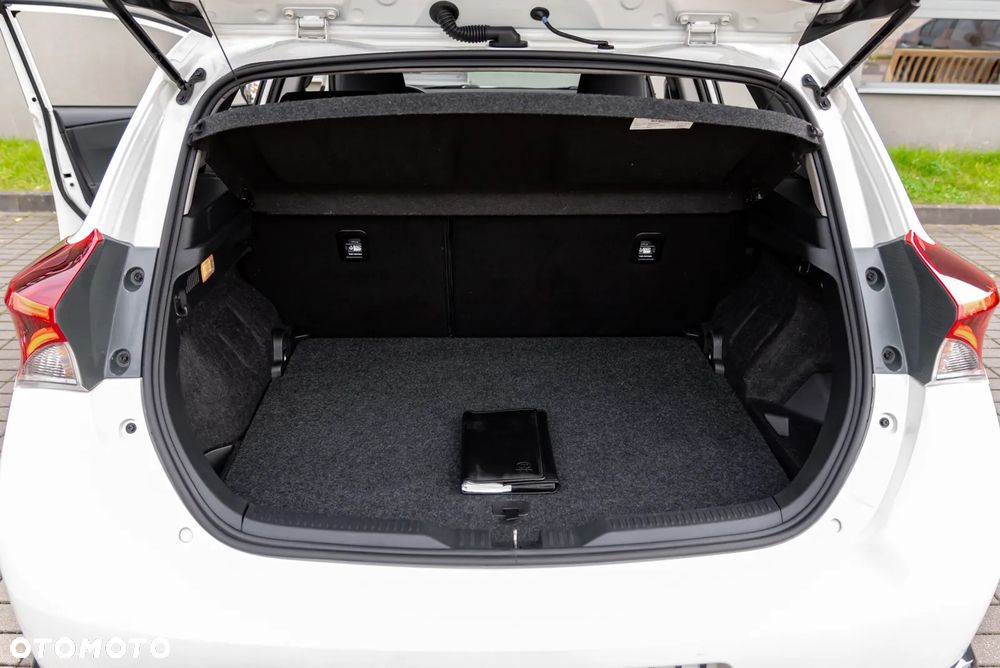 Toyota Auris 1.8 HSD Luna - 33