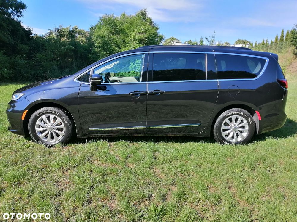 Chrysler Pacifica - 7