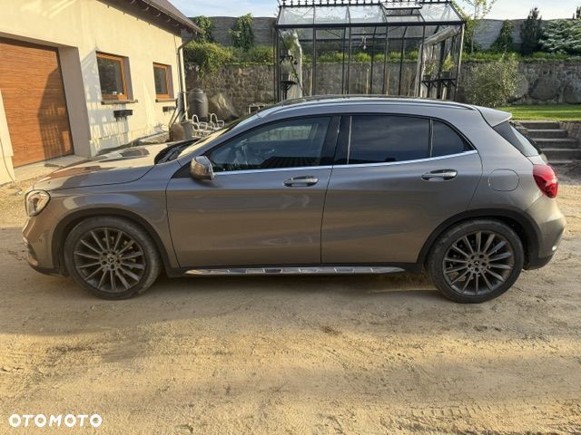 Mercedes-Benz GLA 220 d AMG Line - 8