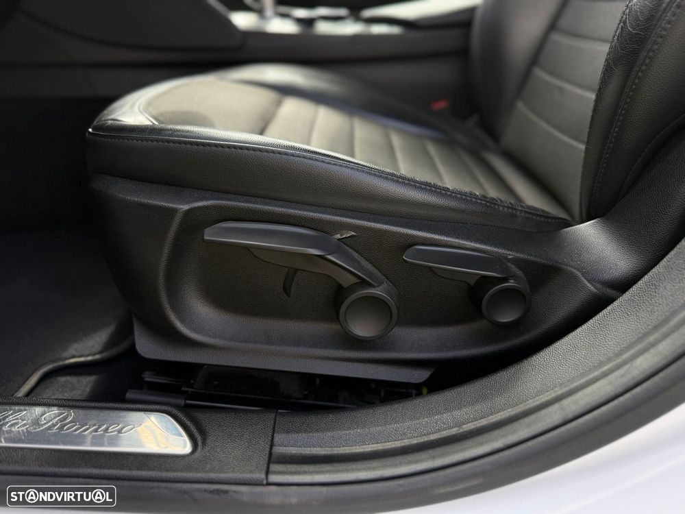 Alfa Romeo Giulia 2.2 D Super AT8 - 21