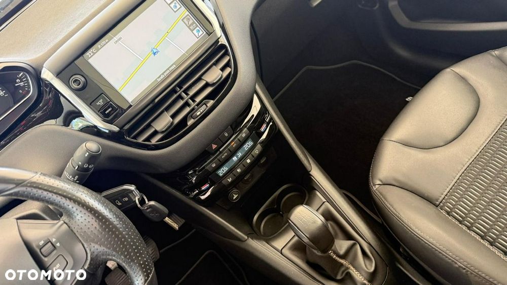 Peugeot 208 - 35
