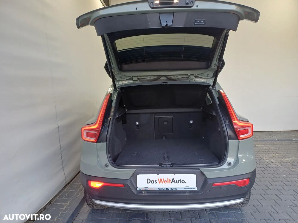 Volvo XC 40 B4 AT8 Mild Hybrid Momentum - 30