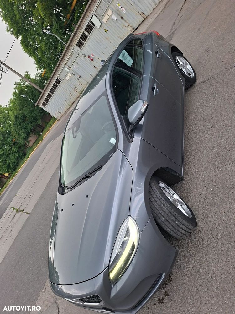 Volvo V40 D2 - 12