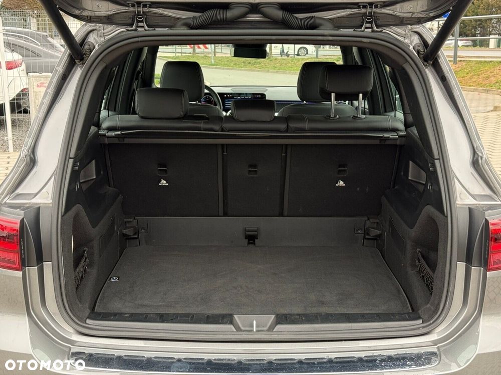 Mercedes-Benz GLB 200 Progressive 7G-DCT - 31