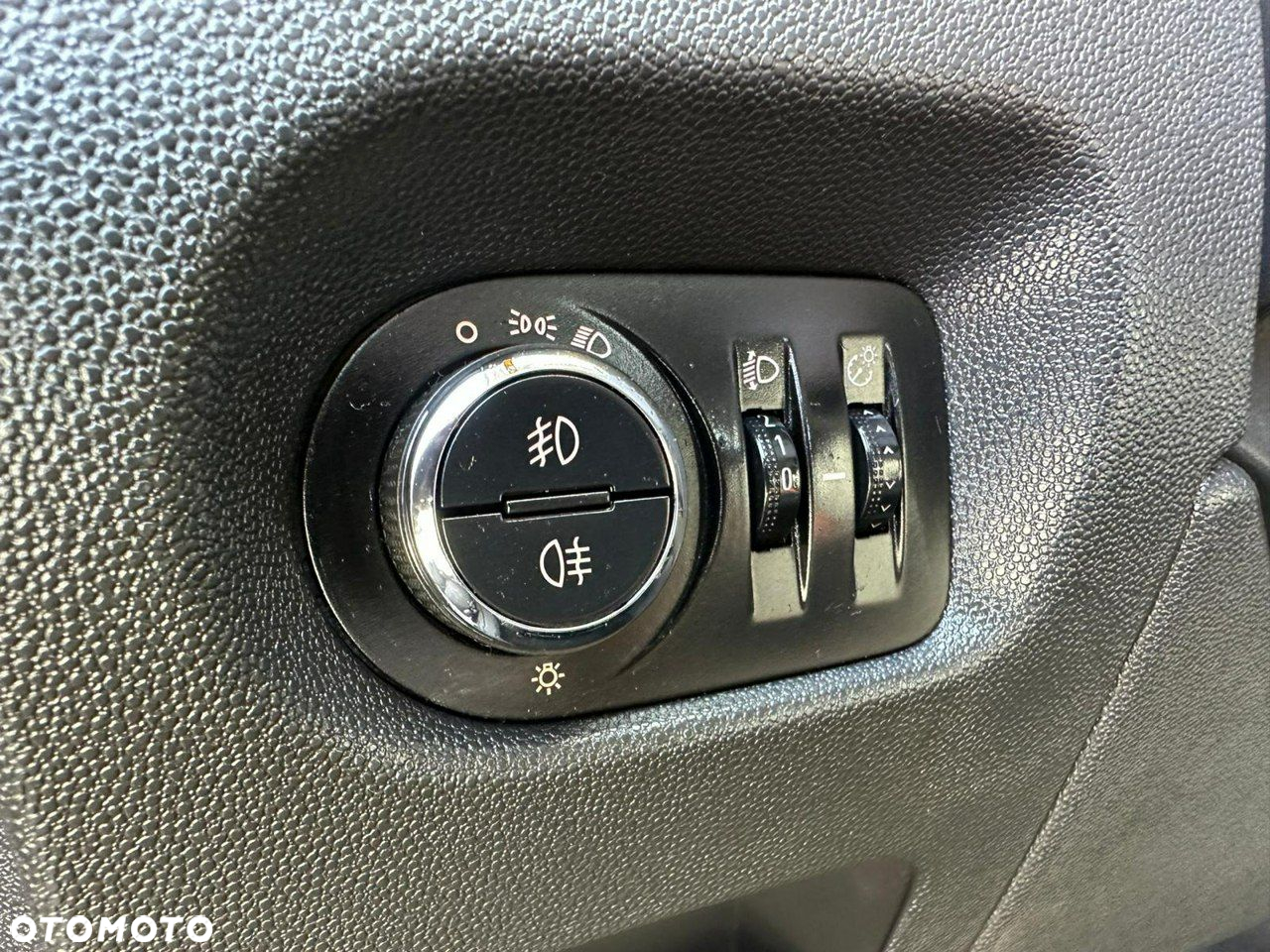 Opel Corsa - 16