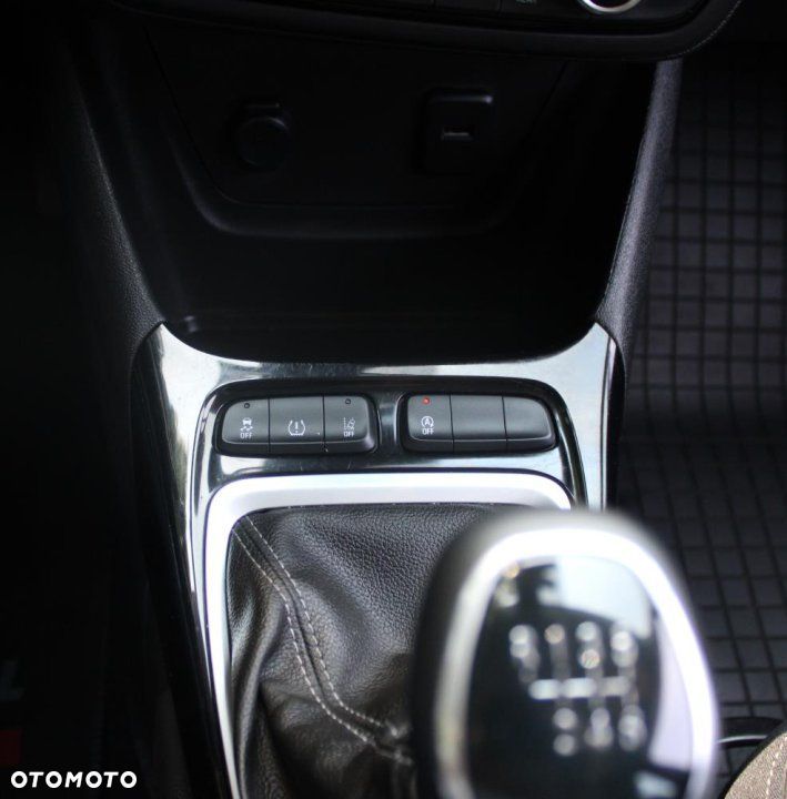 Opel Crossland X - 16