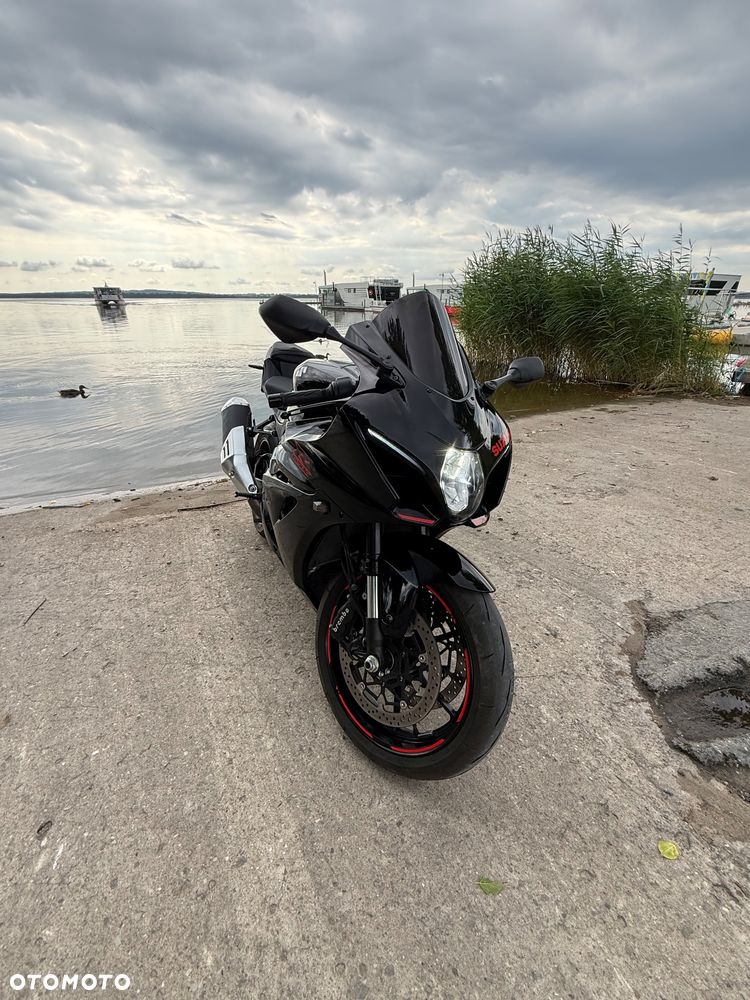 Suzuki GSX-R - 1