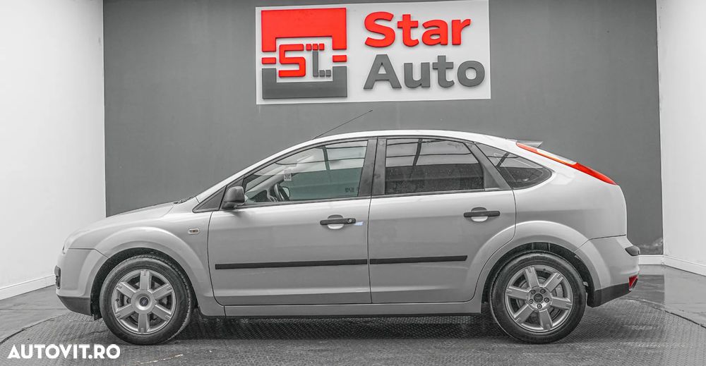 Ford Focus 1.6 16V Ambiente - 10