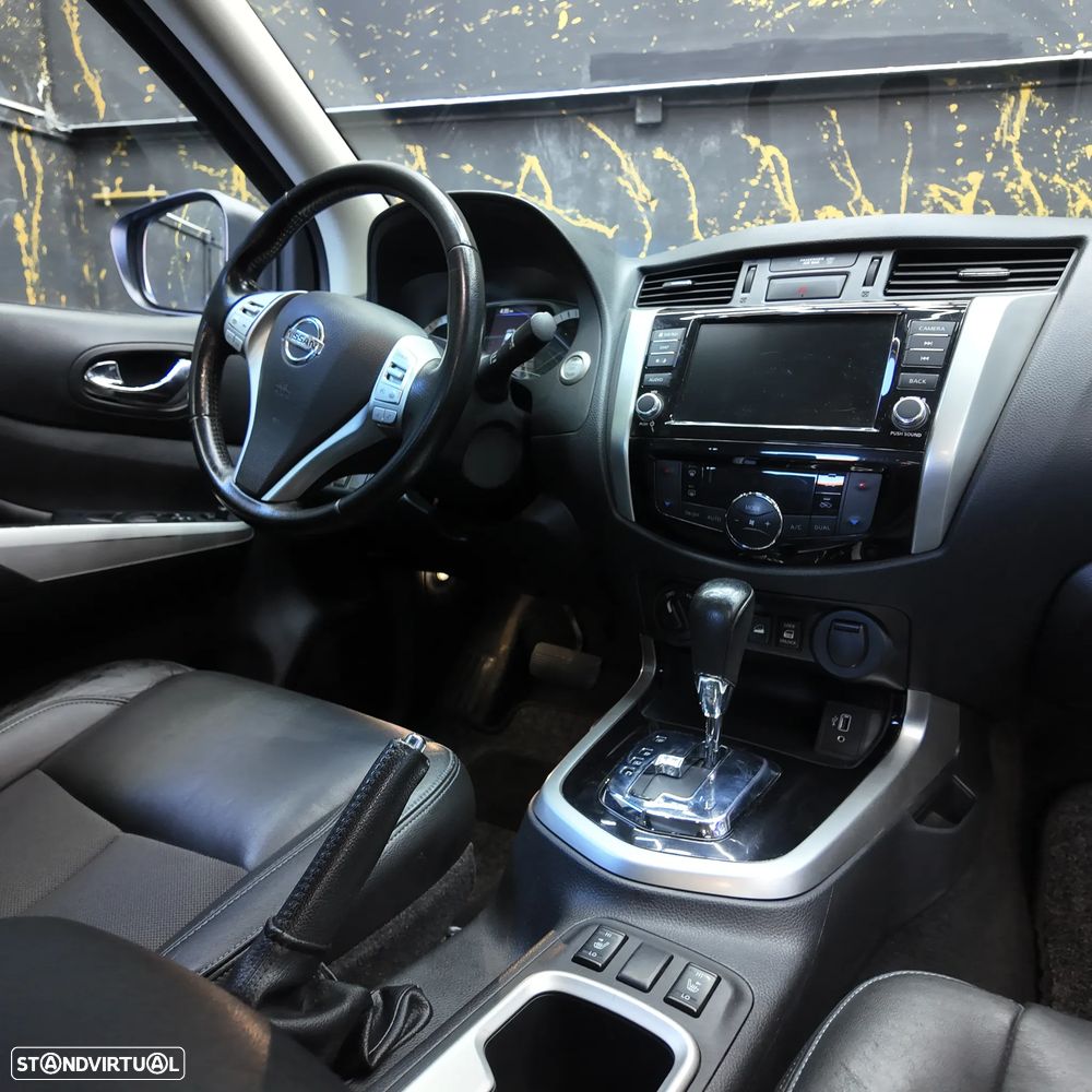 Nissan Navara 2.3 dCi CD 4WD N-Guard Azul Auto - 9