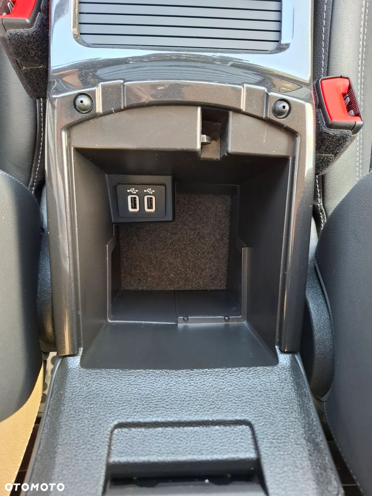 Ford Kuga 1.5 EcoBoost 2x4 Titanium - 30