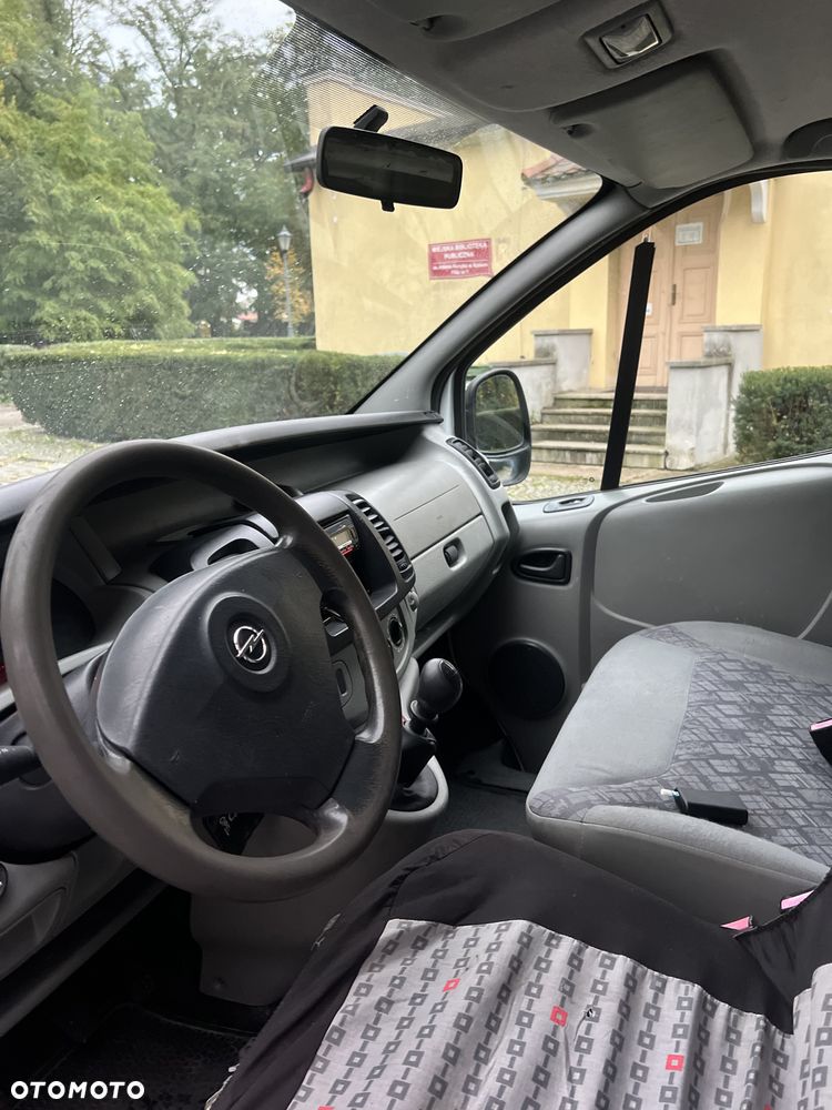 Opel Vivaro 2.5 CDTI L2H1 - 10