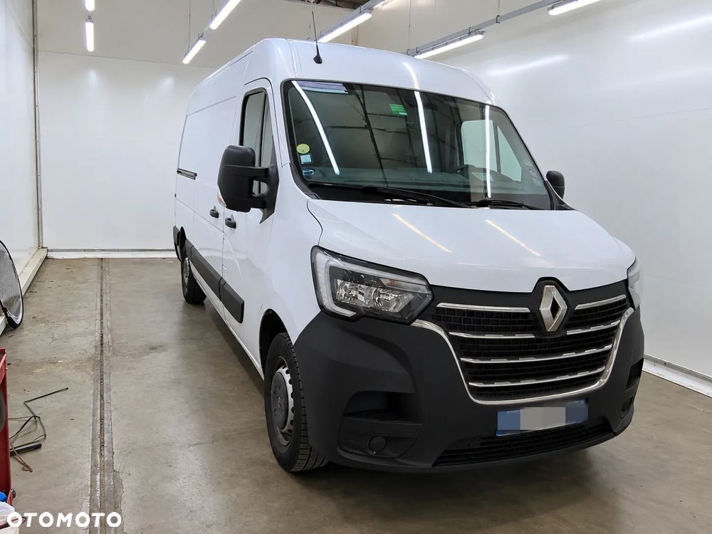 Renault Master L2H2 2,3 135km - 3