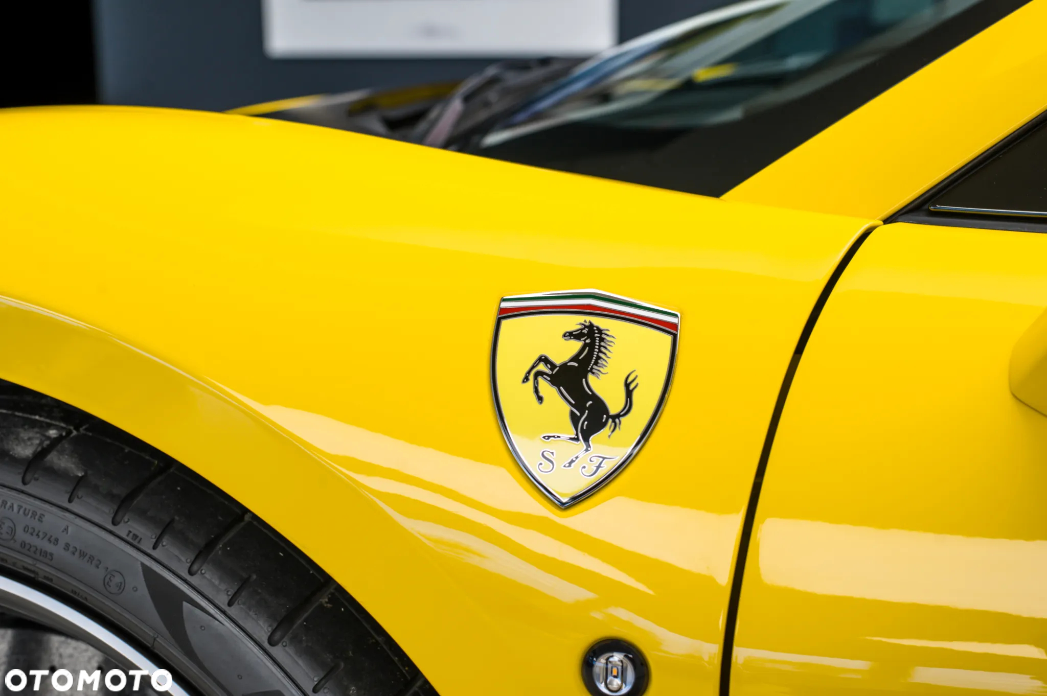 Ferrari F8 Spider - 13