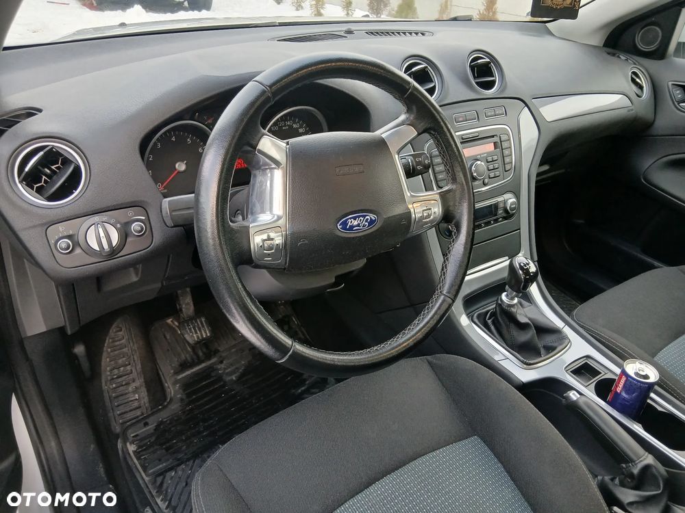 Ford Mondeo 1.6 T Ambiente - 11