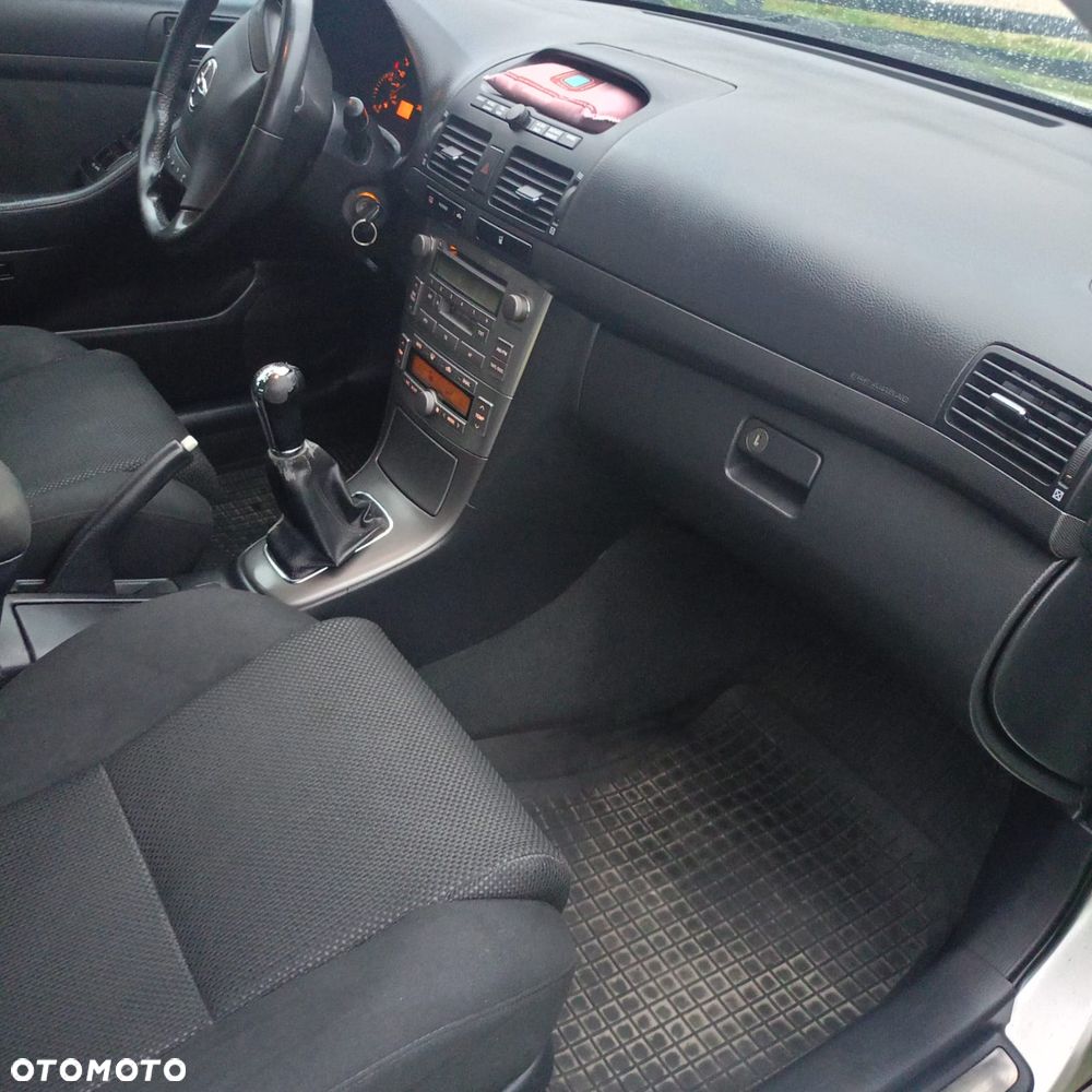 Toyota Avensis 1.8 VVT-i - 5