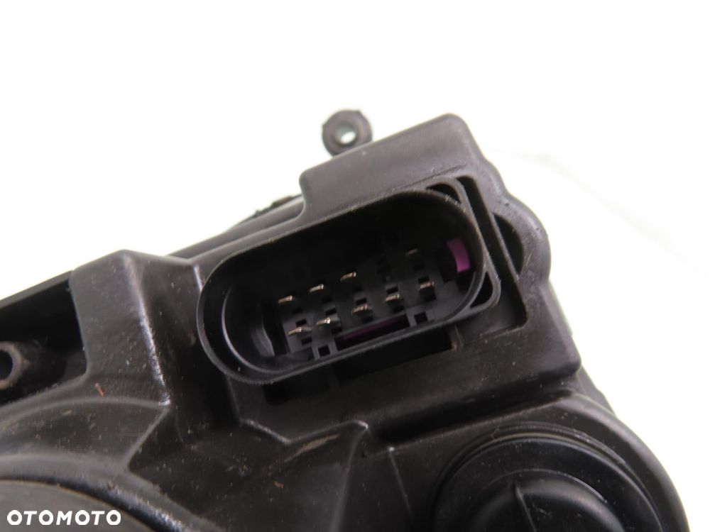LAMPA LEWA PRZEDNIA VW GOLF V 0301212201 1K6941005A - 2
