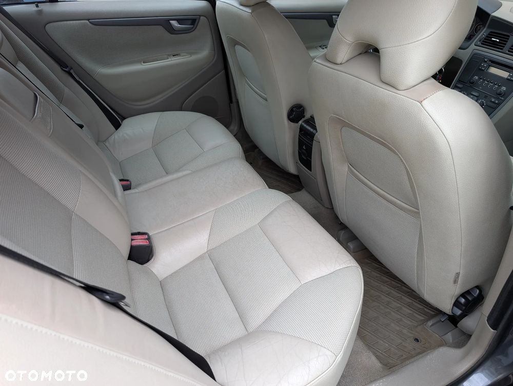 Volvo S60 2.4D Momentum - 23