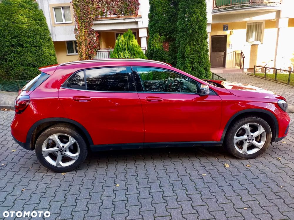 Mercedes-Benz GLA 220 4-Matic Urban - 5