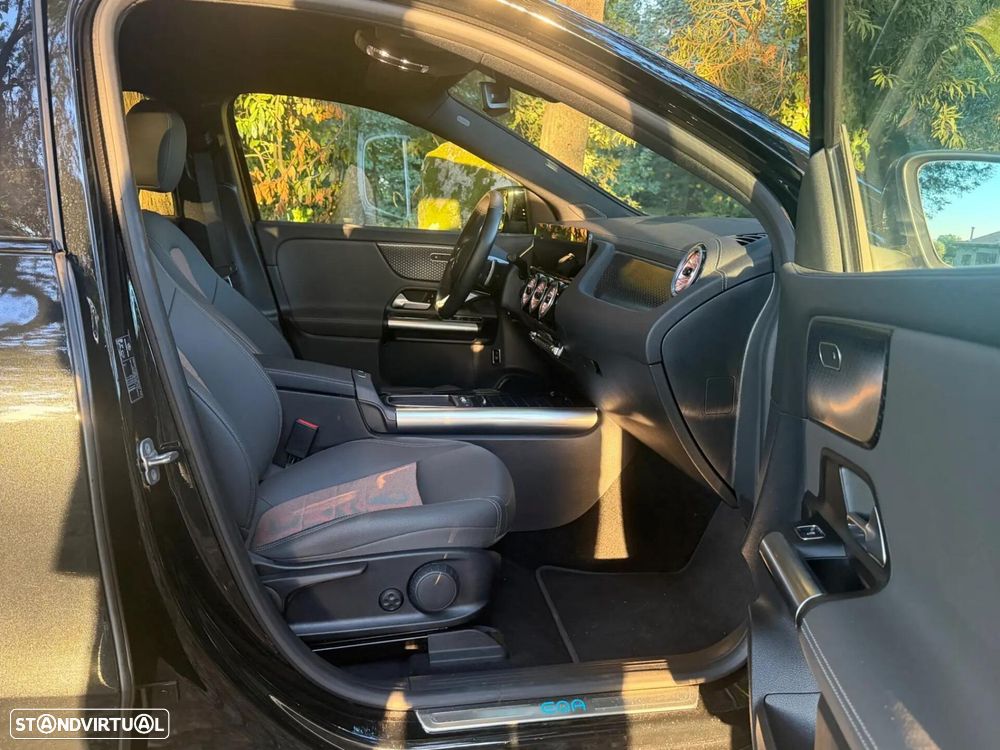 Mercedes-Benz EQA 300 4Matic AMG Line - 24