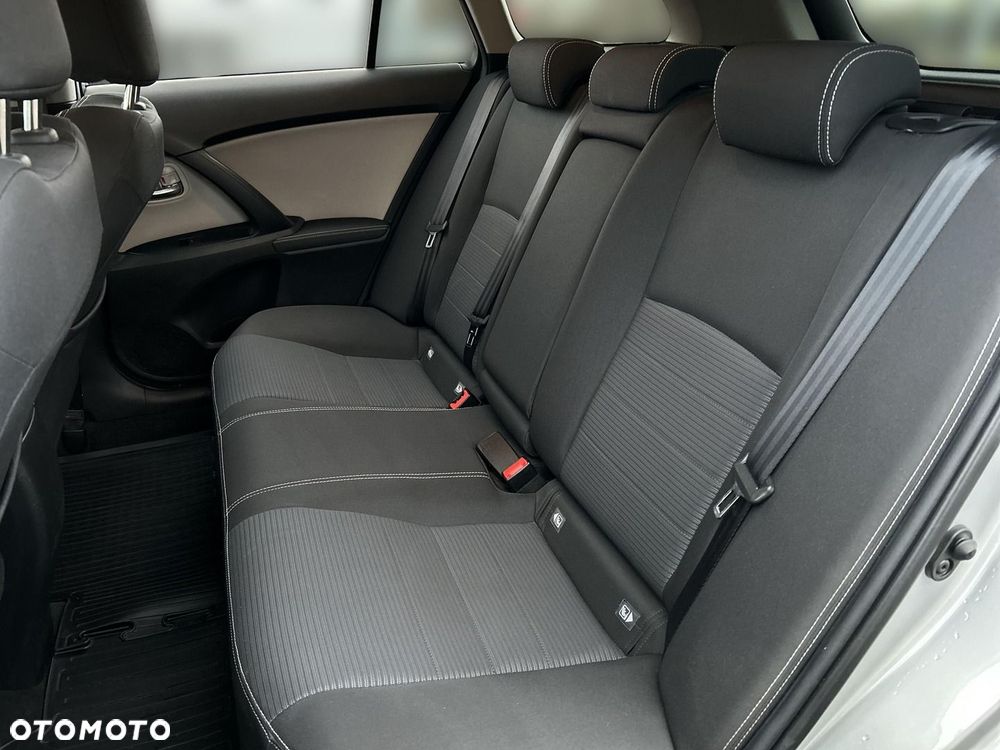 Toyota Avensis 2.0 D-4D Premium - 25