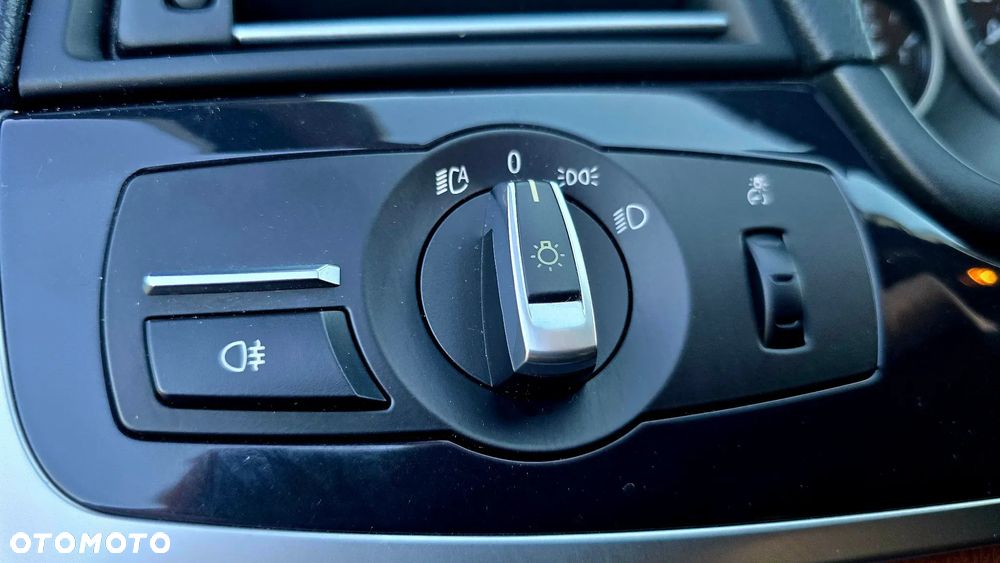 BMW Seria 5 518d - 22