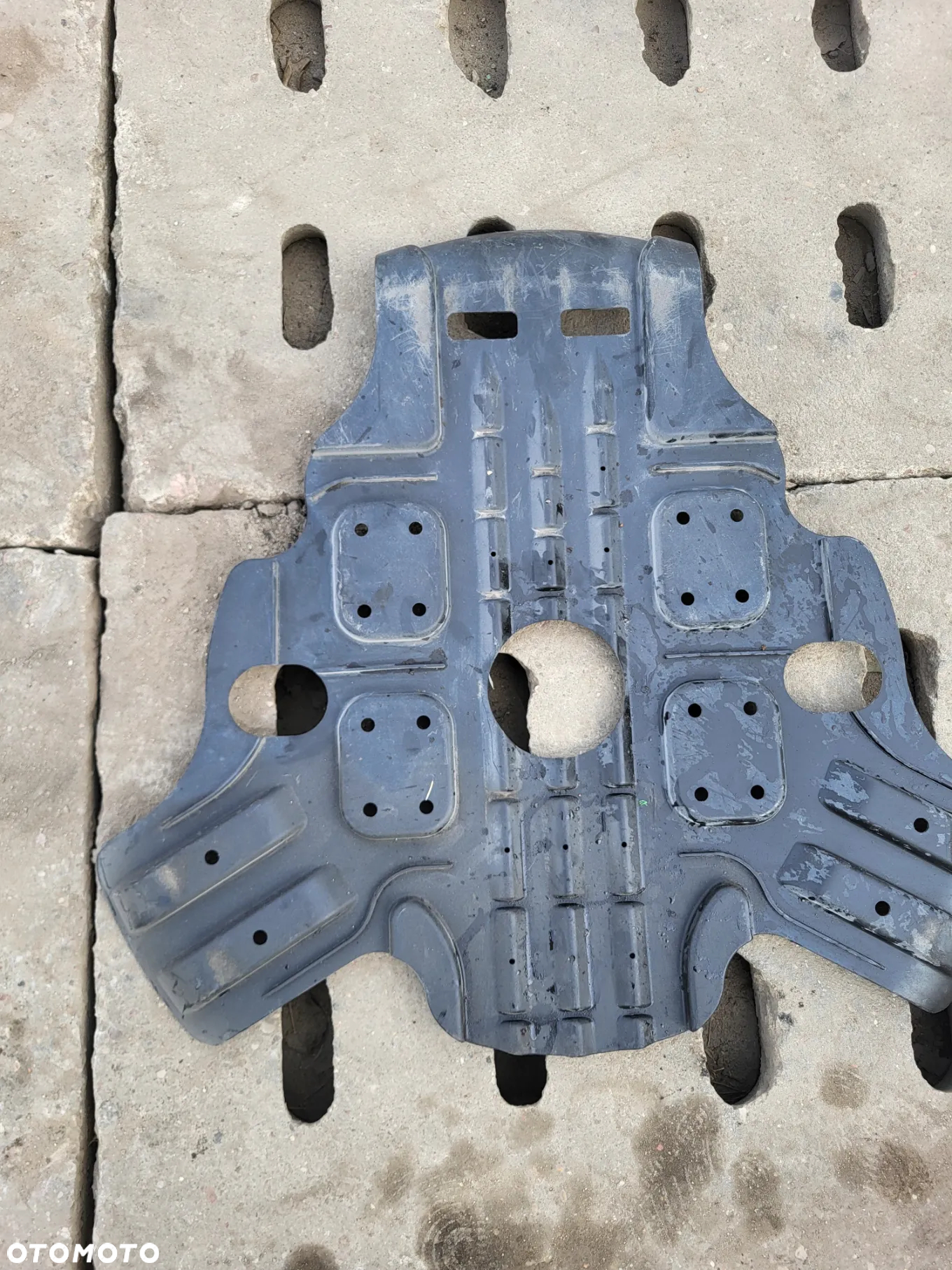 MOCOWANIE KOŁA ZAPASOWEGO UCHWYT VOLKSWAGEN T5  7H5806185A - 2