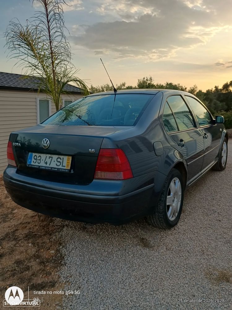 VW Bora 1.6 Highline - 2