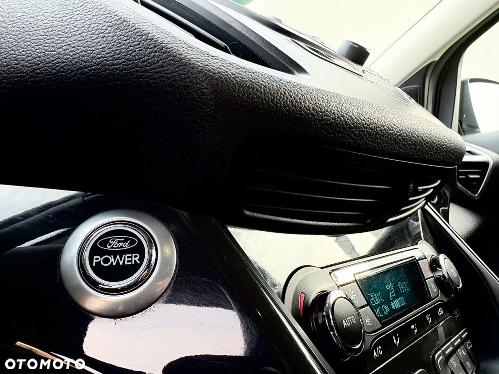 Ford Kuga - 33