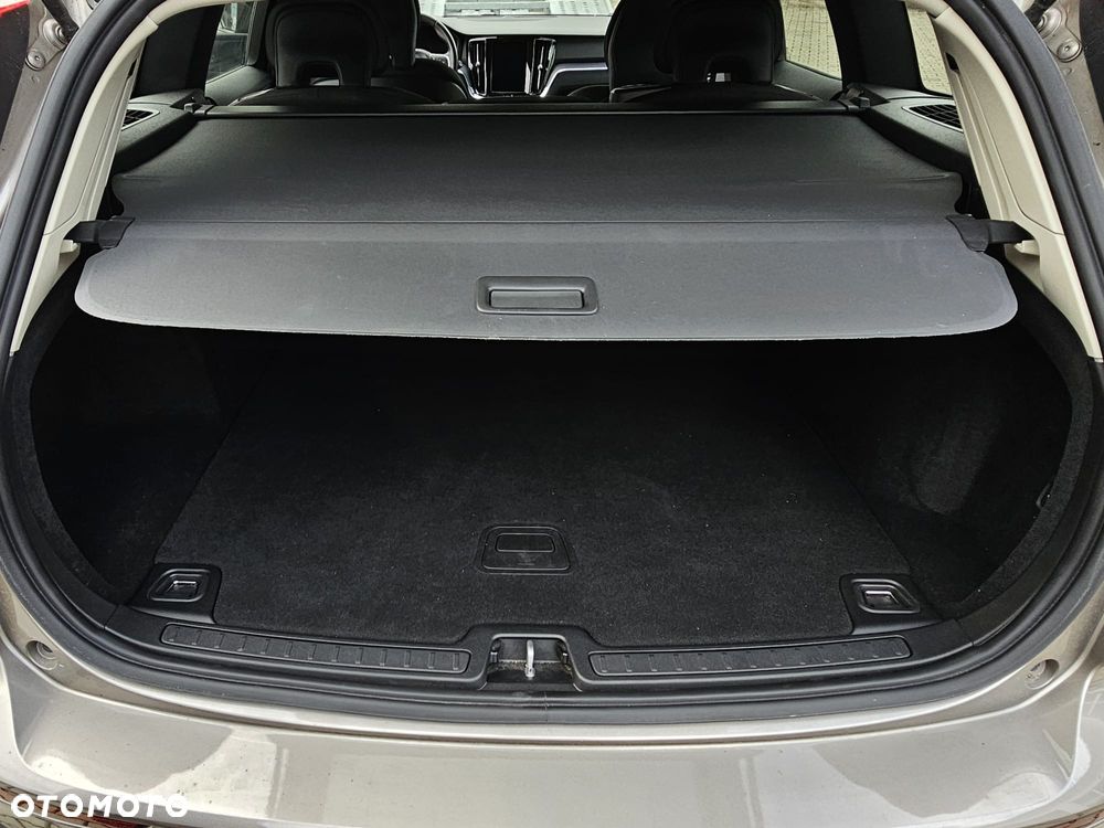Volvo V60 D3 Momentum - 19