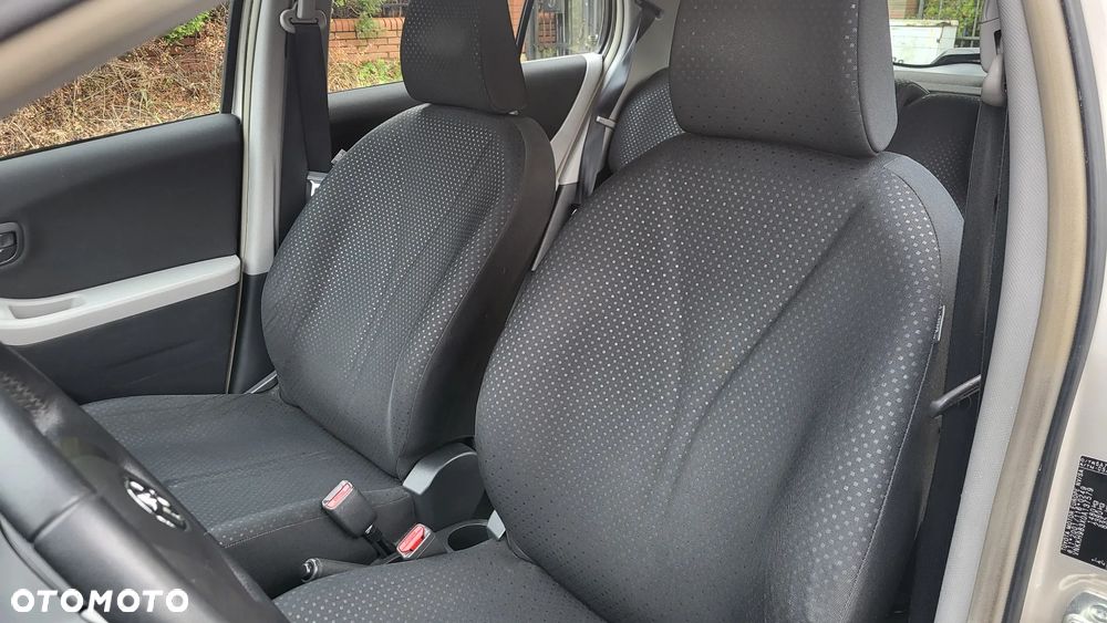 Toyota Yaris - 14