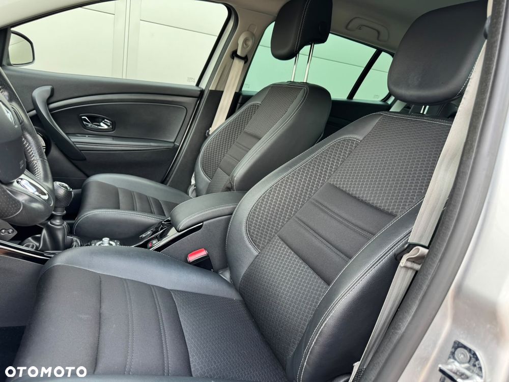 Renault Megane ENERGY TCe 130 BOSE EDITION - 21