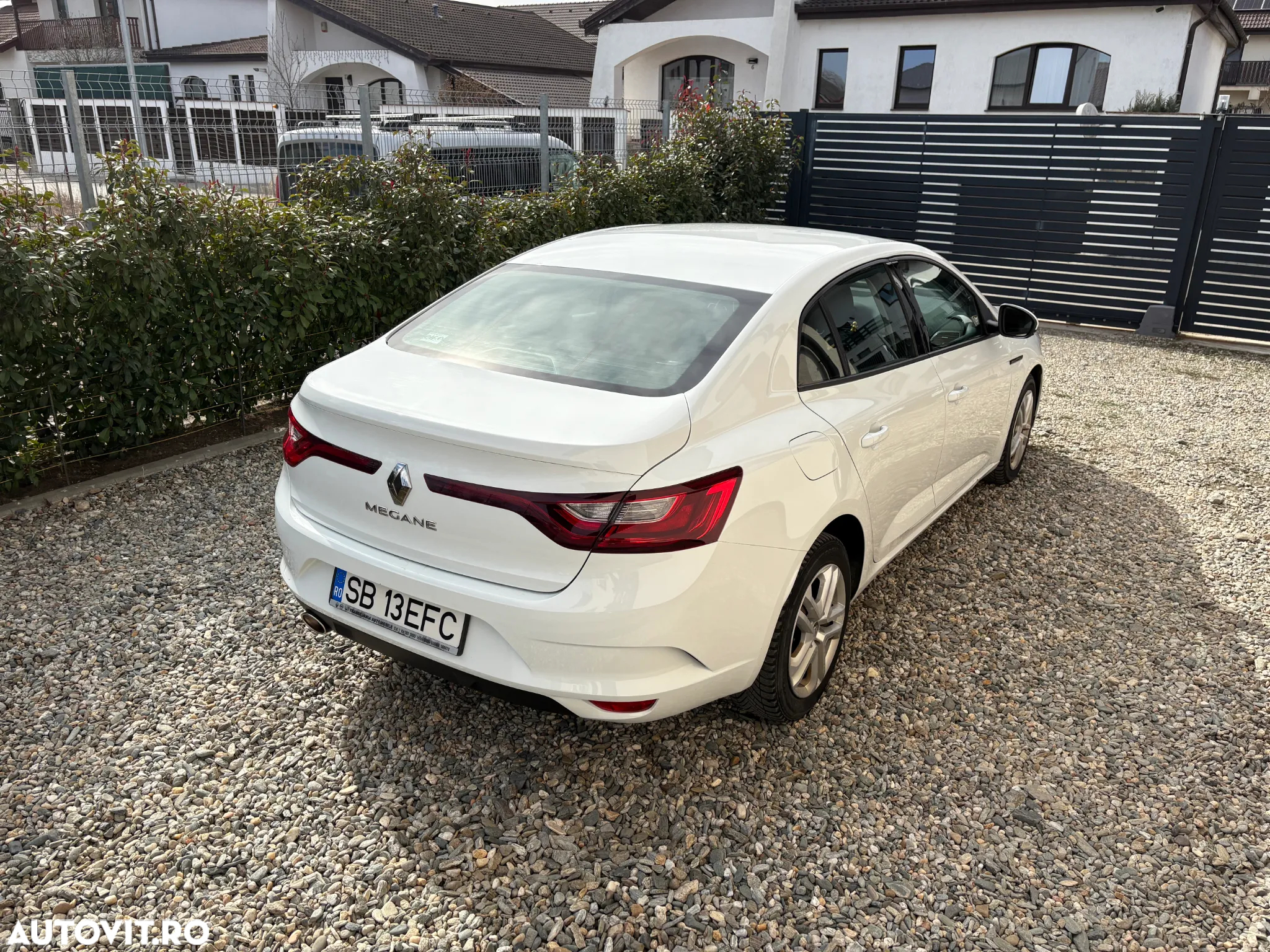 Renault Megane TCe Business - 4